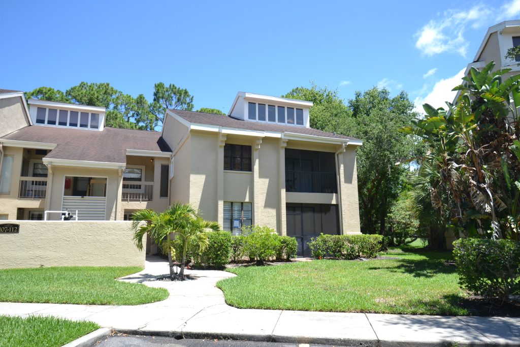 336 Woodlake Wynde