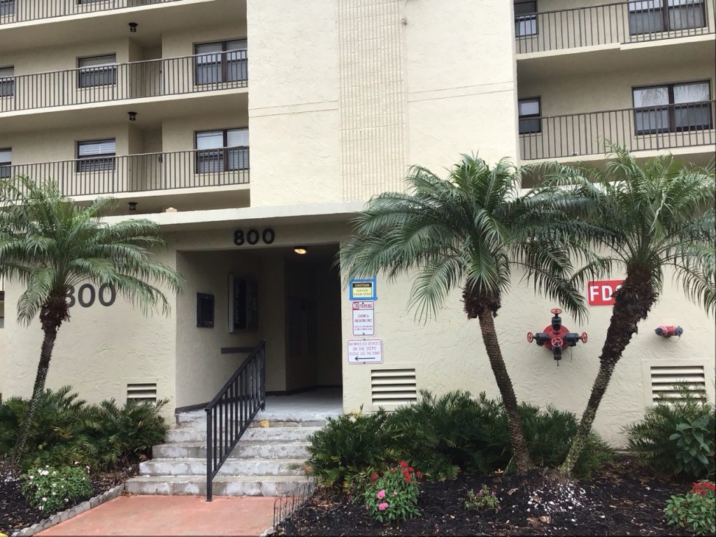 800 Cove Cay Dr #5D