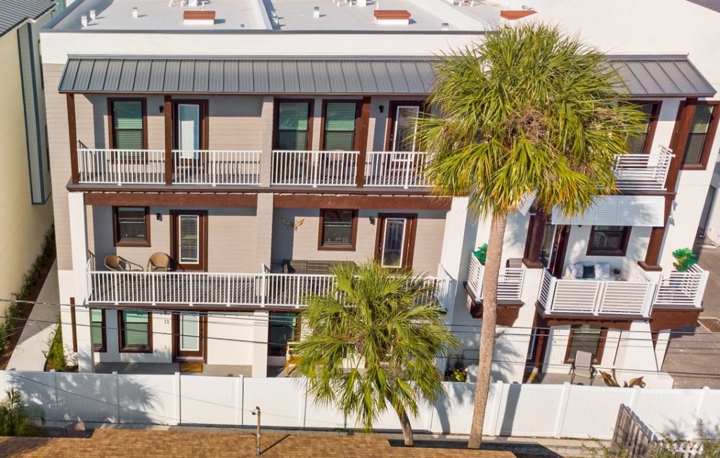 MAJUMDAR,SAREET*946HighlandAVE#13BLA*SEA